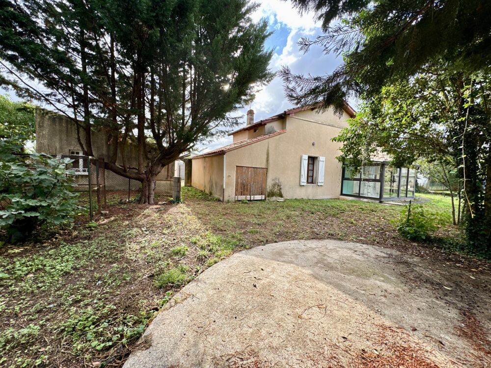 Vente Maison Maison de plain-pied avec jardin, garages et beau potentiel Villeneuve-sur-lot