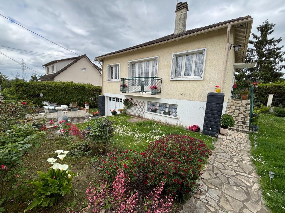 MAISON INDIVIDUELLE DANS QUARTIER RESIDENTIEL