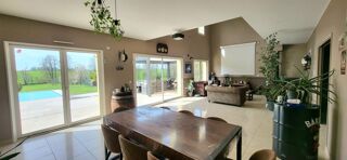  Maison � vendre 9 pi�ces 325 m�