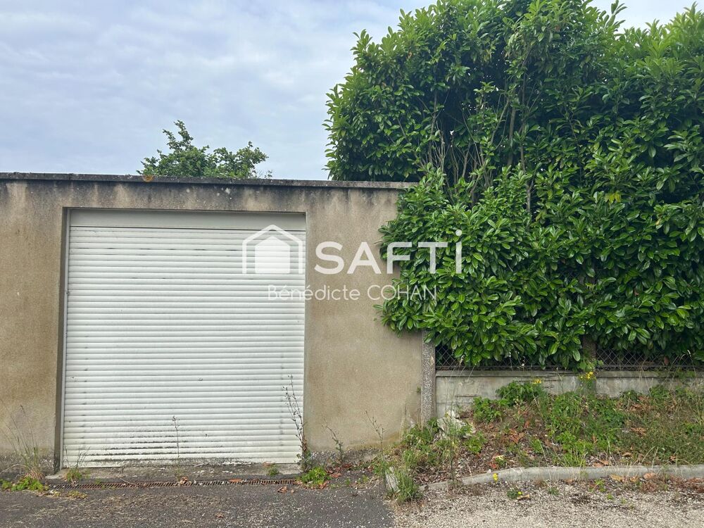 Maison 93 m2, avec sous sol total et garage double.