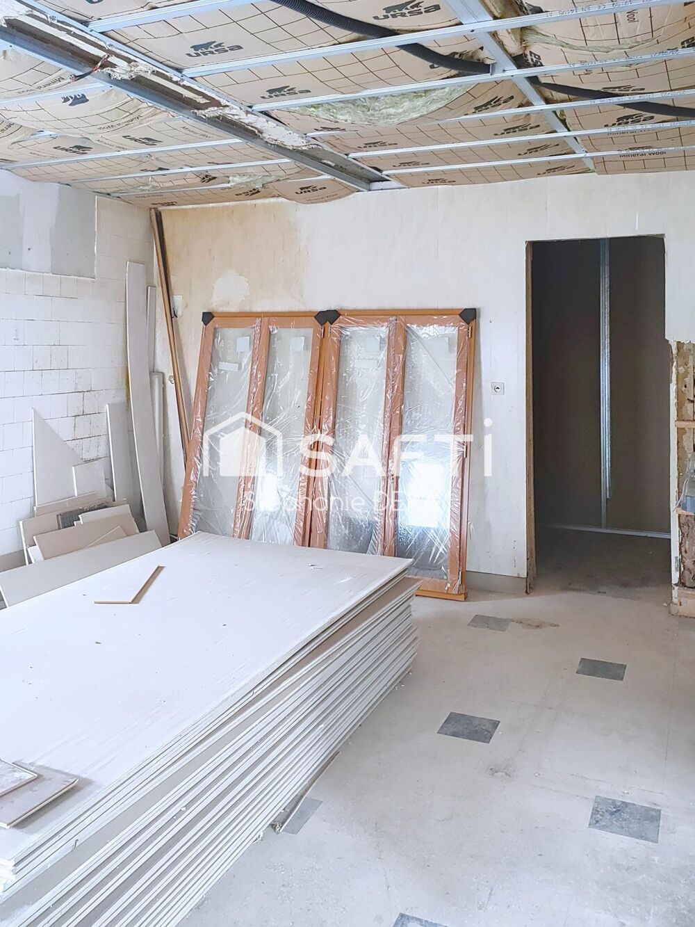 Maison de ville d'environ 200 m2- Fort potentiel à Oisemont