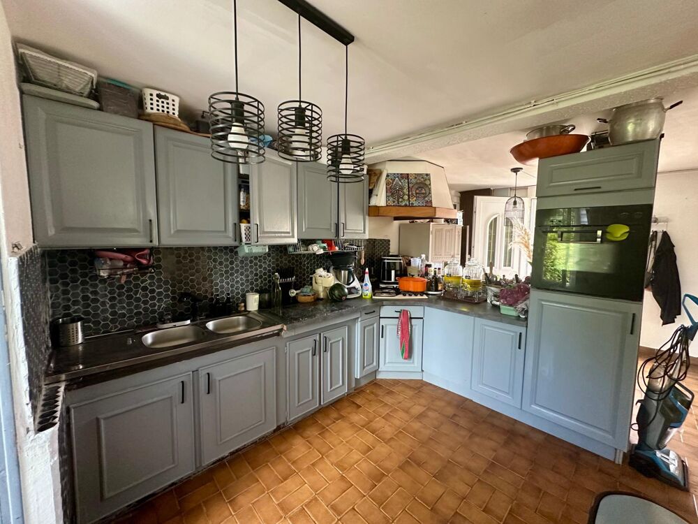 Vente Maison Maison mitoyenne d'un côté de 117m², idéalement située au cœur de la ville d'Eauze. Eauze