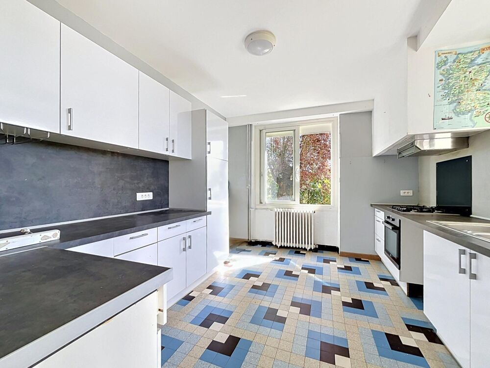 Grande maison familliale 174 m², 6 chambres, jardin.