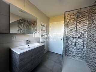 Vente Appartement Attique Lumineux env. 87 m² (92 m² au sol) – 3 ch – Terrasses 42 m² avec pergola bioclimatique – Garage double, parking & cave – Hesingue