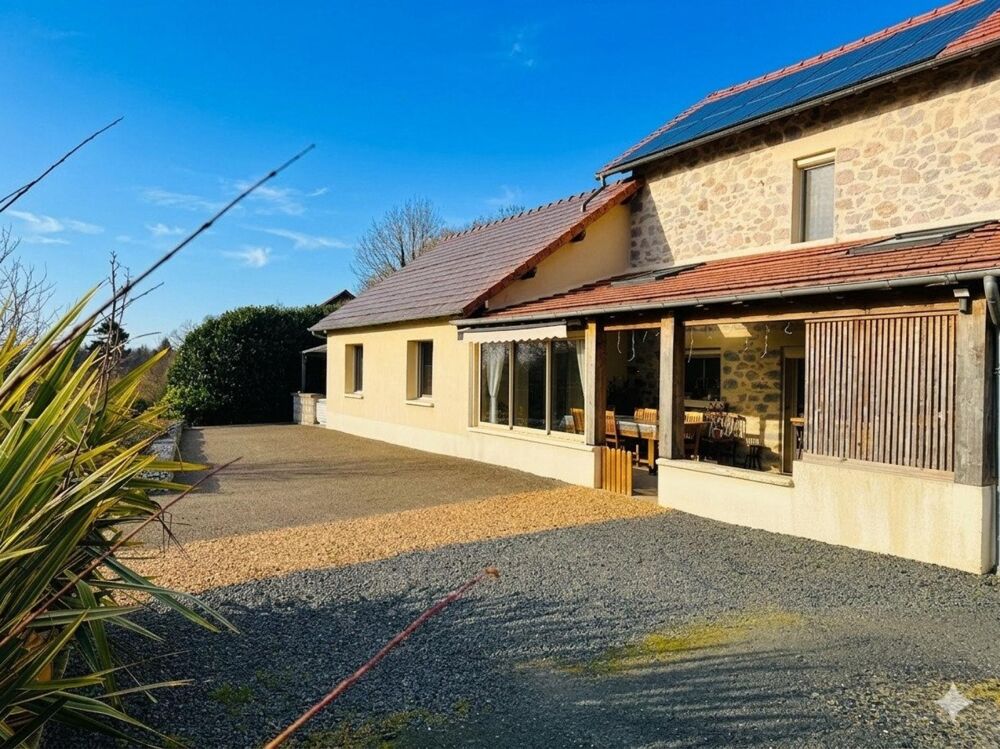 Grange toute récemment rénovée & ses annexes