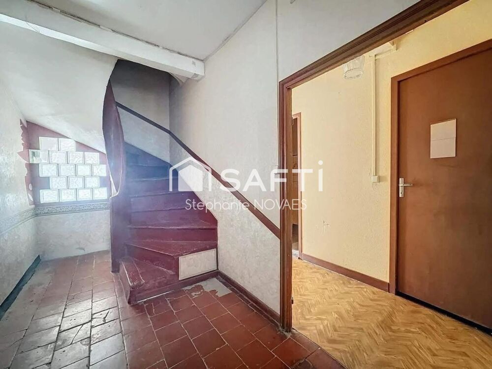 Vente Maison A rénover !! Maison de village de 180 m², avec terrasse et immense garage de 100 m² - fort potentiel ! Murviel-les-beziers