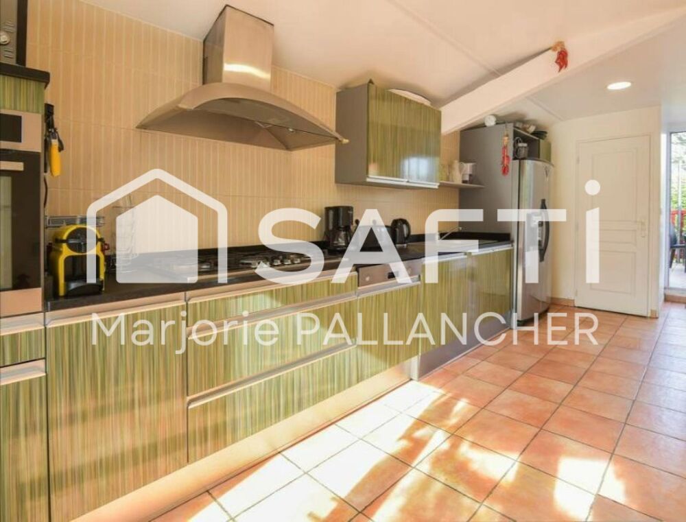 Vente Maison Villa typique basque de 103m2 + T2 de 57m2 à 15 minutes à pieds du centre ville et des plages de Saint Jean de luz sur terrain d Saint-jean-de-luz