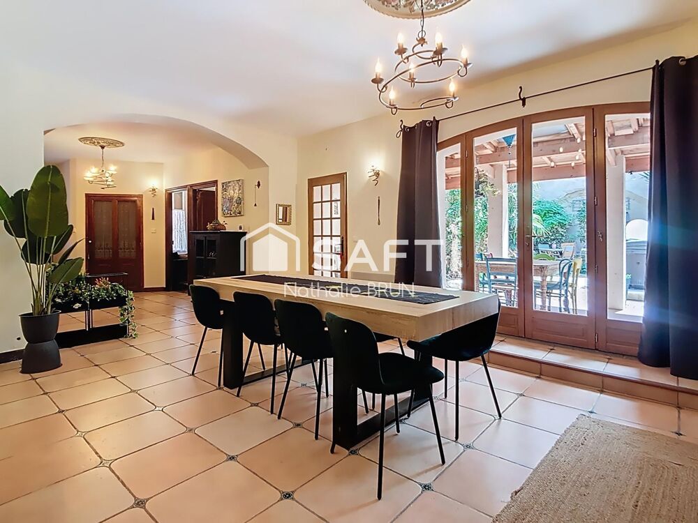 Maison de caractère de 200m² cour paysagée jacuzzi
