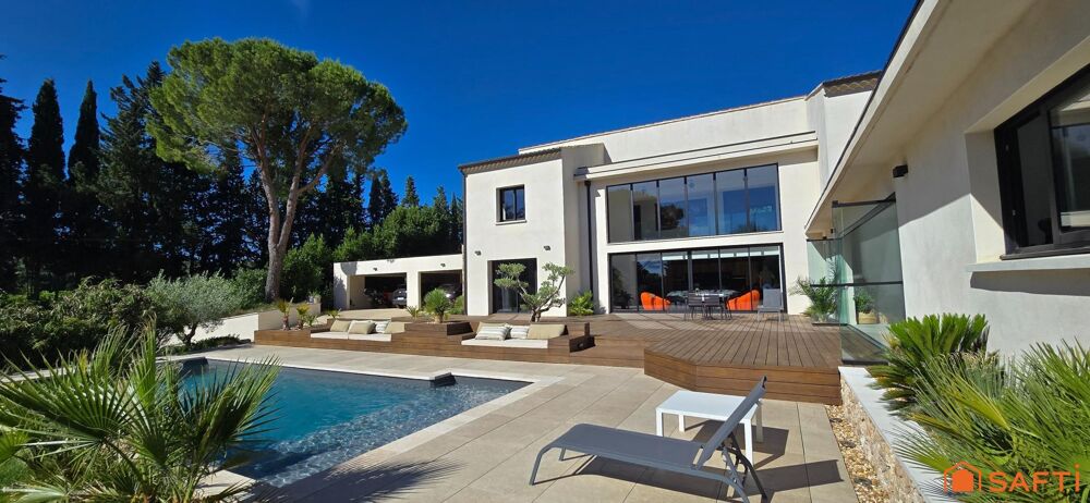 Villa haut de gamme, 320 m², piscine et parc 2300 m²