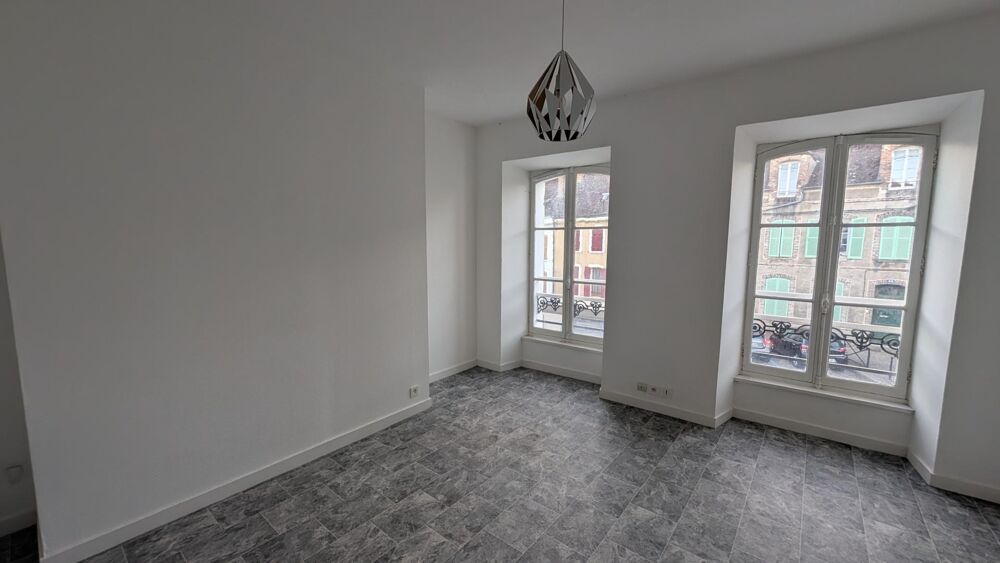 Location Appartement A louer   studio  en  centre plein  ville Villeneuve-sur-yonne