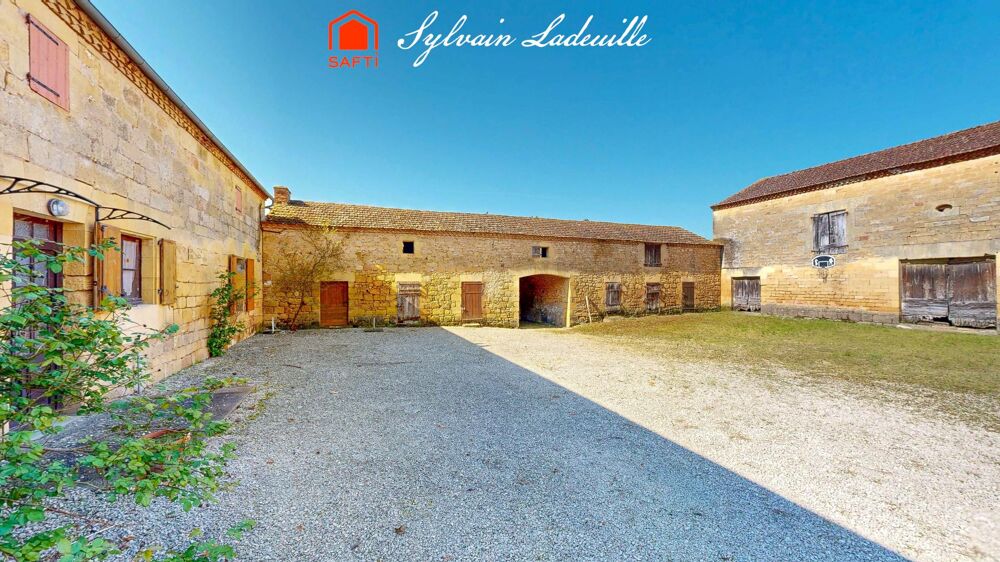 Corps de ferme a restaurer de 95 m² habitables avec 400 m² de dépendances sur un terrain de 3 500 m²