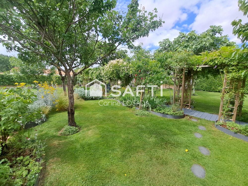 Vente Maison Maison aux volumes généreux et aux prestations de qualité. Chasnais