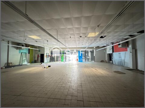   Local + stockage + 17 garages en cœur de ville 