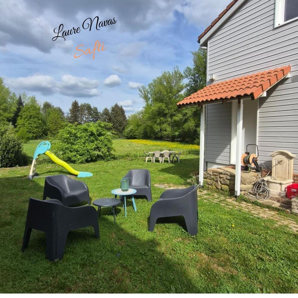 Vente Maison Très belle maison en ossature bois, rénovée, cadre verdoyant et calme. Proche de toutes commodités. Bas-en-basset