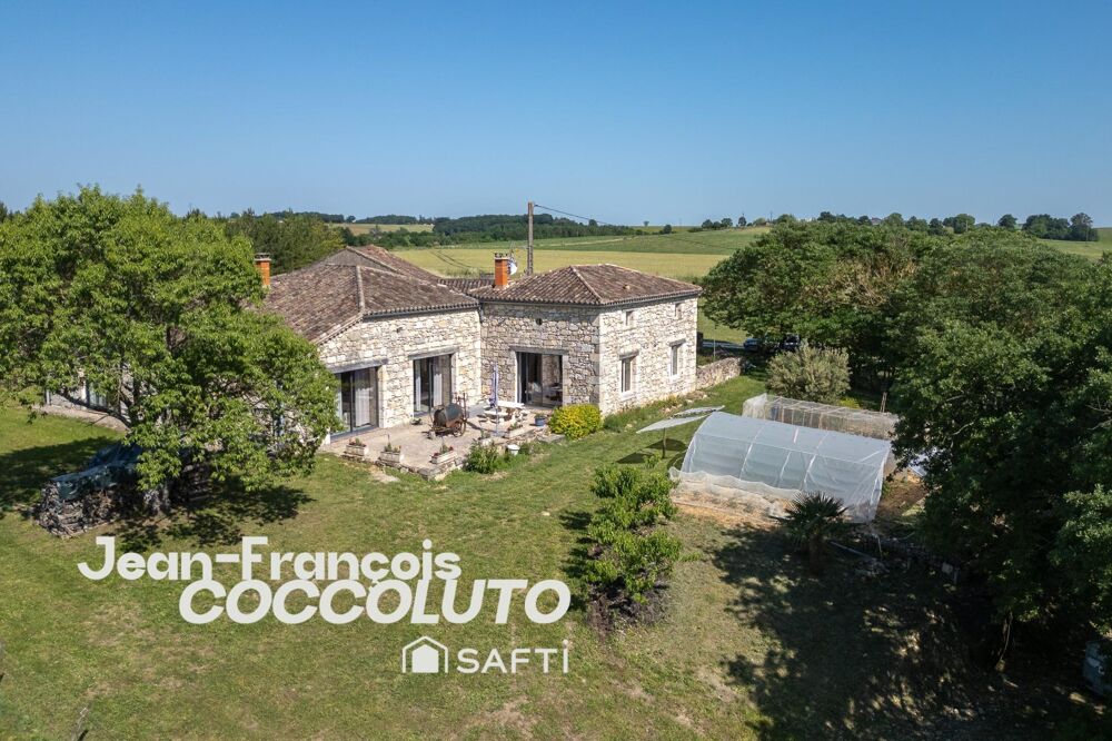 Belle maison d'archi en pierre avec grand volumes