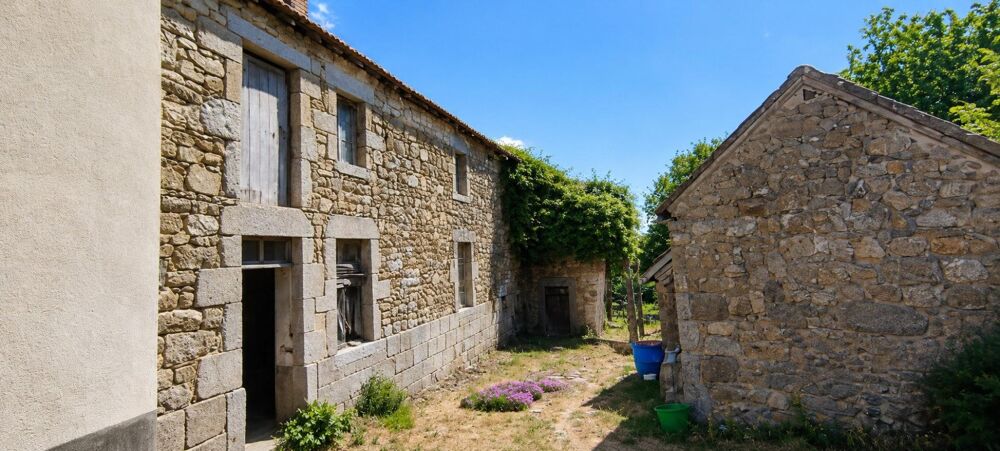 Corps de ferme à restaurer
