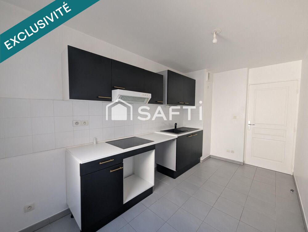 Vente Appartement Proche des accès autoroutiers, Résidence sécurisée avec gardien et piscine, appartement de type 3 avec spacieux balcon, garage Frejus
