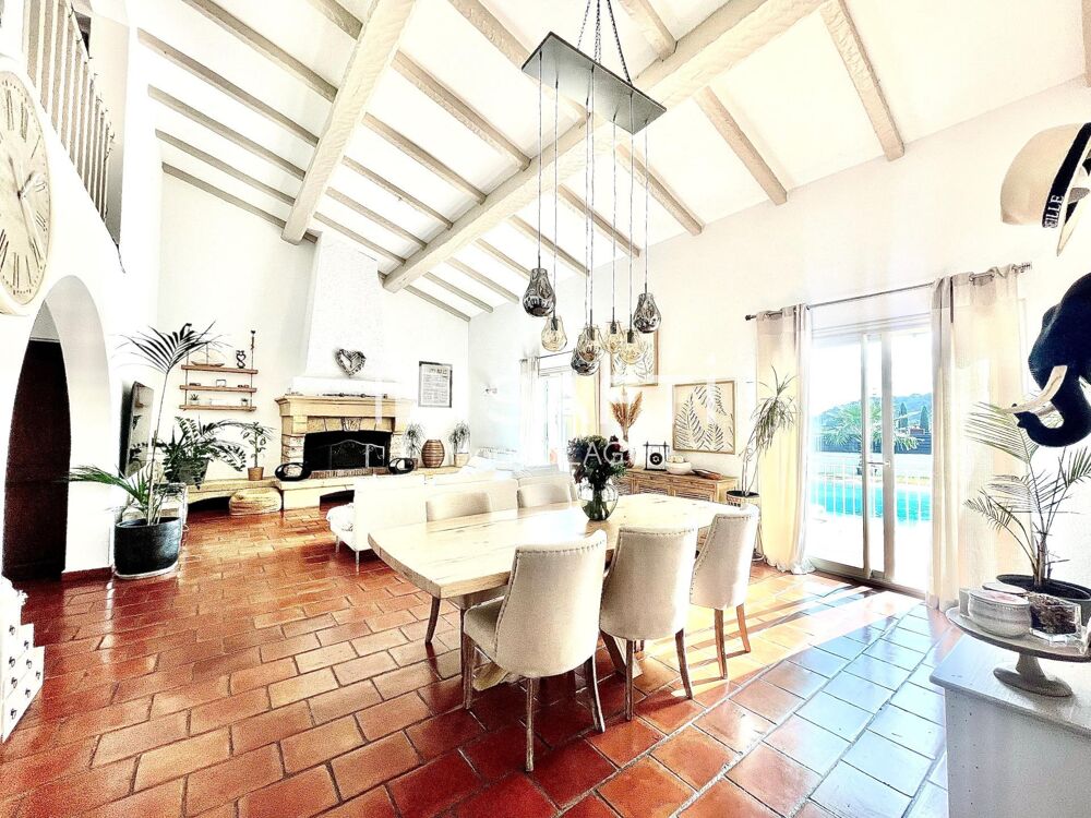 Villa type T6 avec double garage et piscine