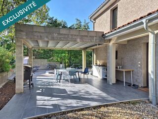 Vente Maison SOURCIEUX-LES-MINES – MAISON INDIVIDUELLE DE 105 M² – 3 CHAMBRES – PISCINE CHAUFFÉE Sourcieux-les-mines