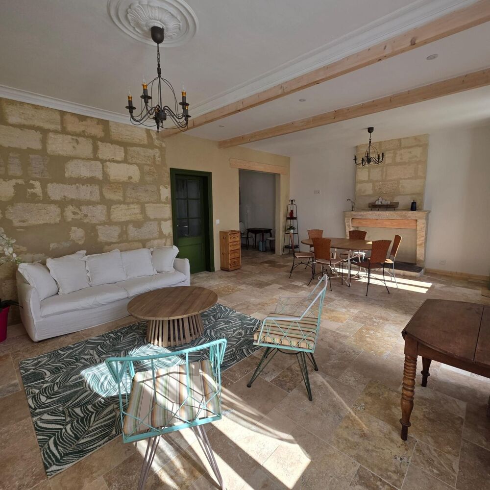 Vente Maison Maison rénovée 5 pièces, 3 chambres, garage, cave, combles Saint-estephe