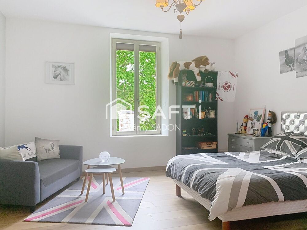 Maison en pierre rénovée, spacieuse, piscinable