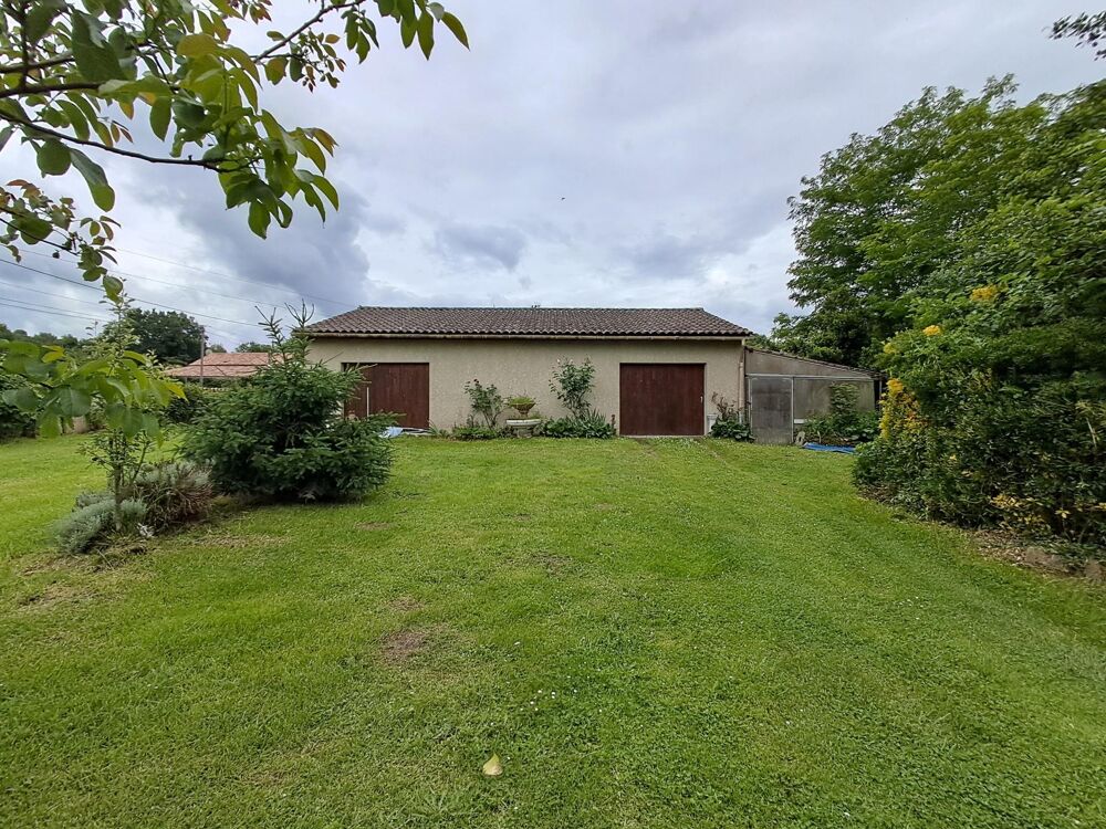 Maison girondine et double garage avec étang sur 3,2 hectares