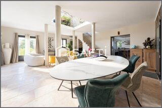  Maison à vendre 15 + pièces 447 m²