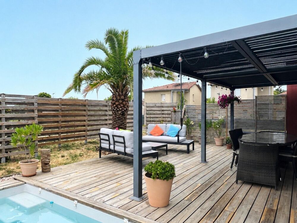 Maison bioclimatique et lumineuse avec piscine