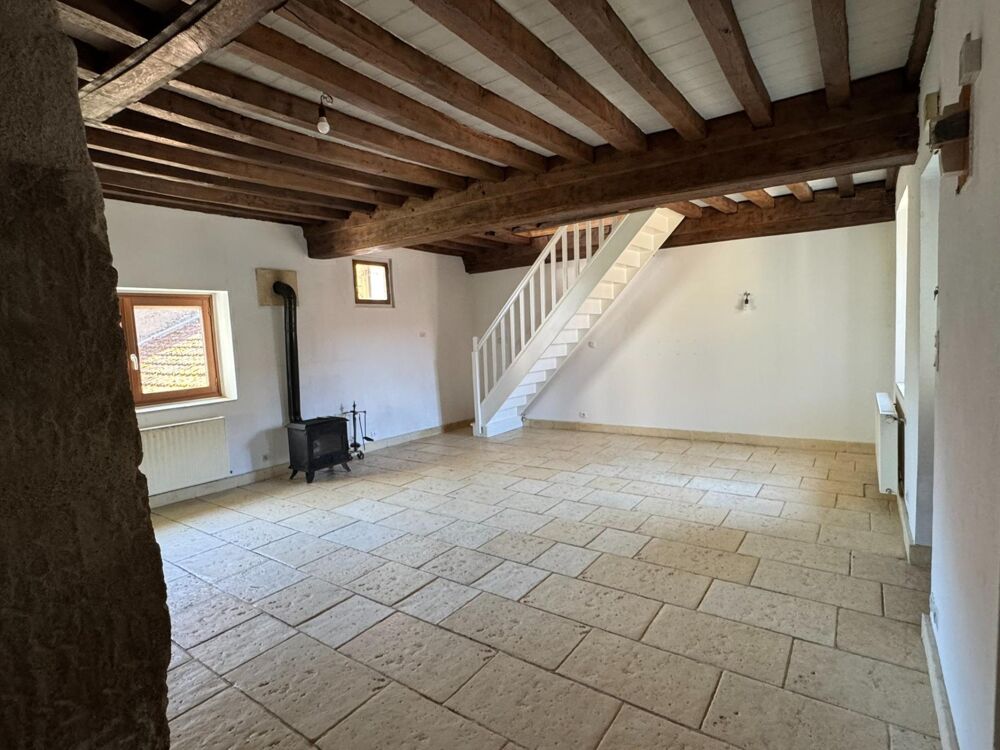 Maison en pierres avec jolie vue