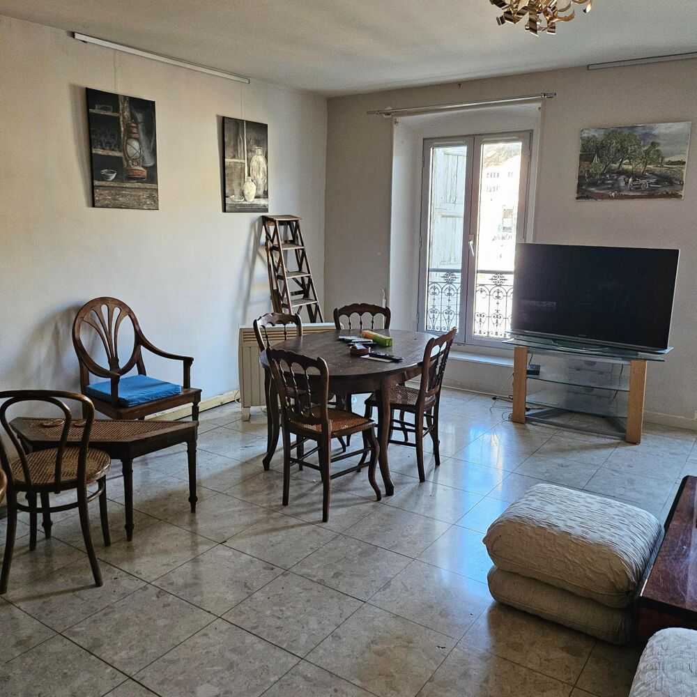 Appartement lumineux refait à neuf, vendu meublé en centre-ville d'Apt