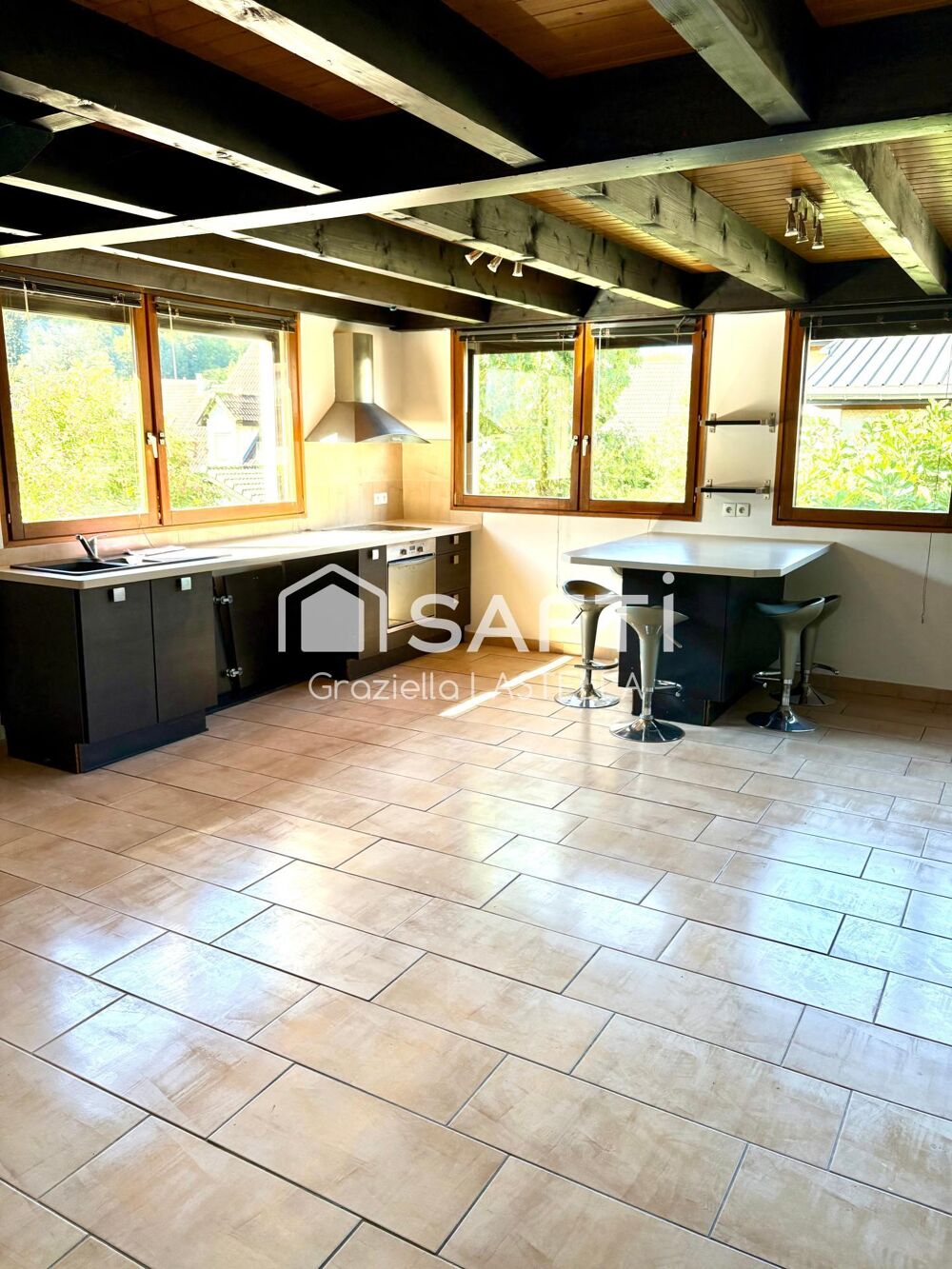 Appartement T5 de 91 m² Carrez  120 m² au sol  4 chambres  Eybens