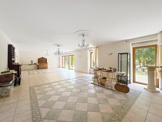  Maison à vendre 10 pièces 325 m²