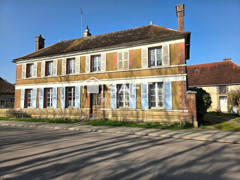 Maison quatre chambres avec grandes dépendances