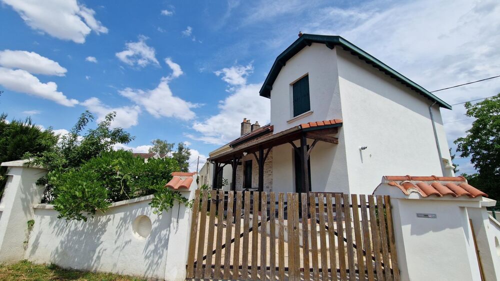 Maison familiale 3 chambres avec garage, cave et jardin à Montceau-les-Mines