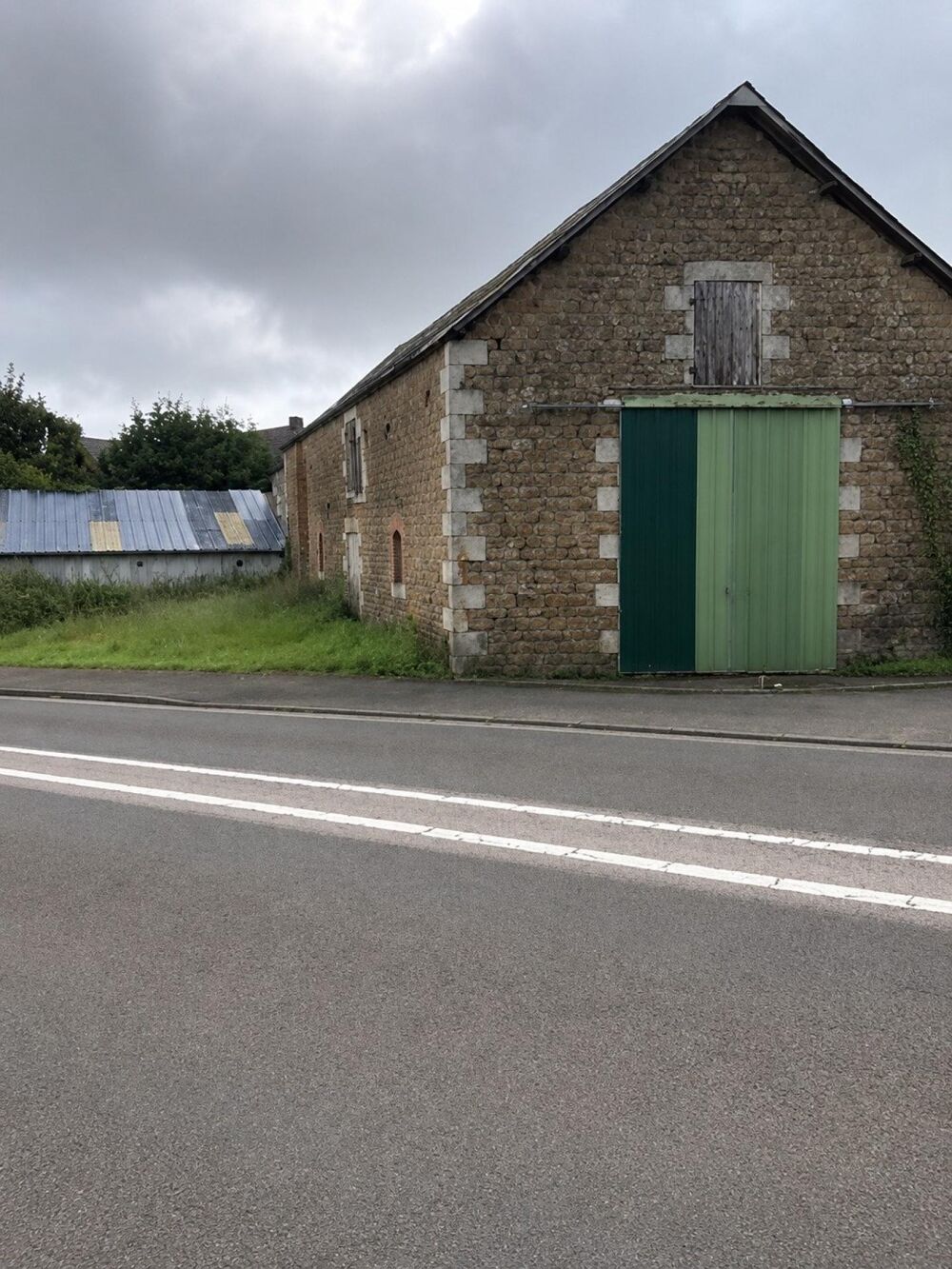 Vente Immeuble Grange à fort potentiel – Beaux volumes Ciral