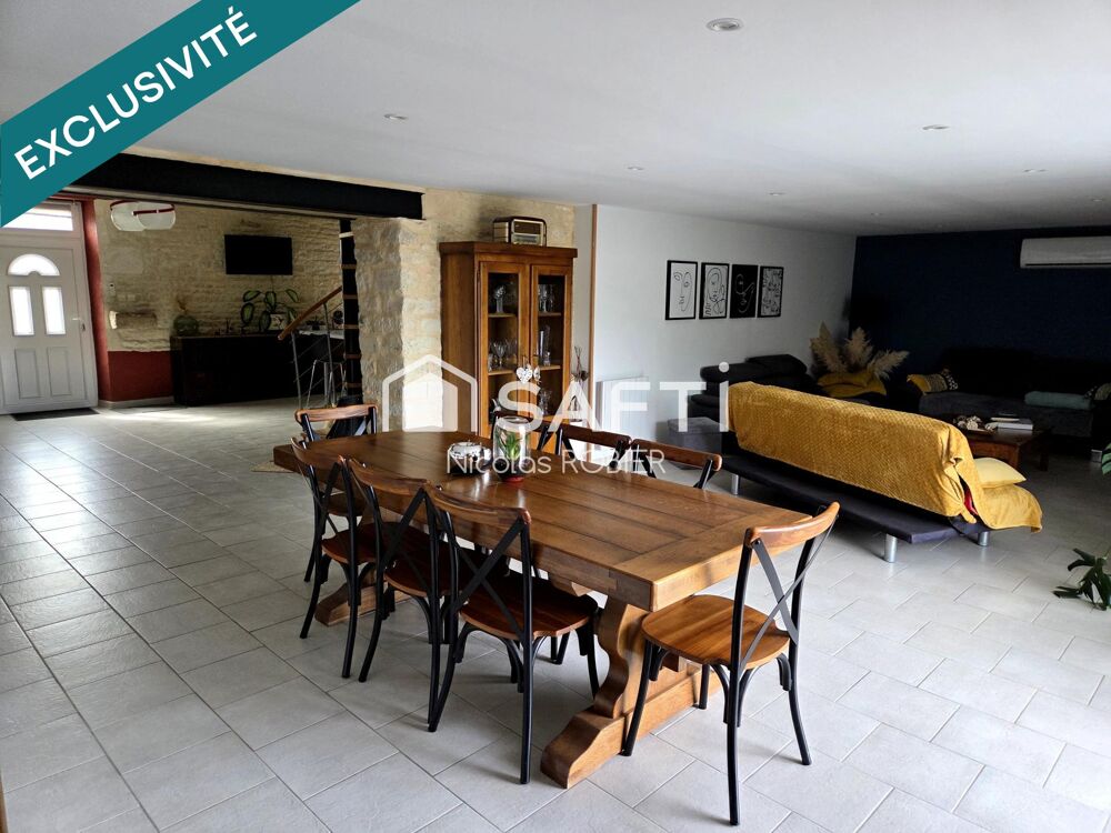 Vente Maison Maison en pierre rénovée, climatisée, quatre chambres, trois salles d'eau , chambre rez-de-chaussée, grands volumes, jardin, pis Granzay-gript