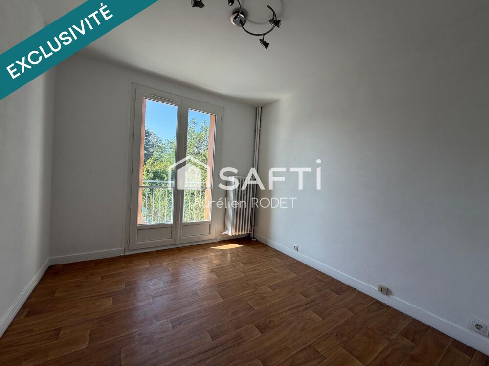Appartement avec balcon et garage.