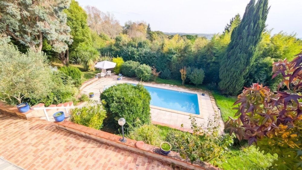 5 CHAMBRES ET PISCINE DANS UN SECTEUR PRIVILEGIE !