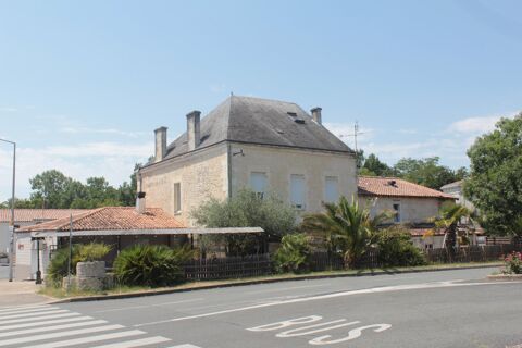 Rare sur le march&eacute; – H&ocirc;tel-restaurant de charme avec fort potentiel touristique 594000 17240 Saint-genis-de-saintonge