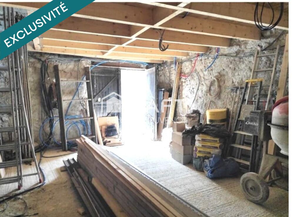 Remise à rénover de 38 m² au sol à rénover avec mezzanine