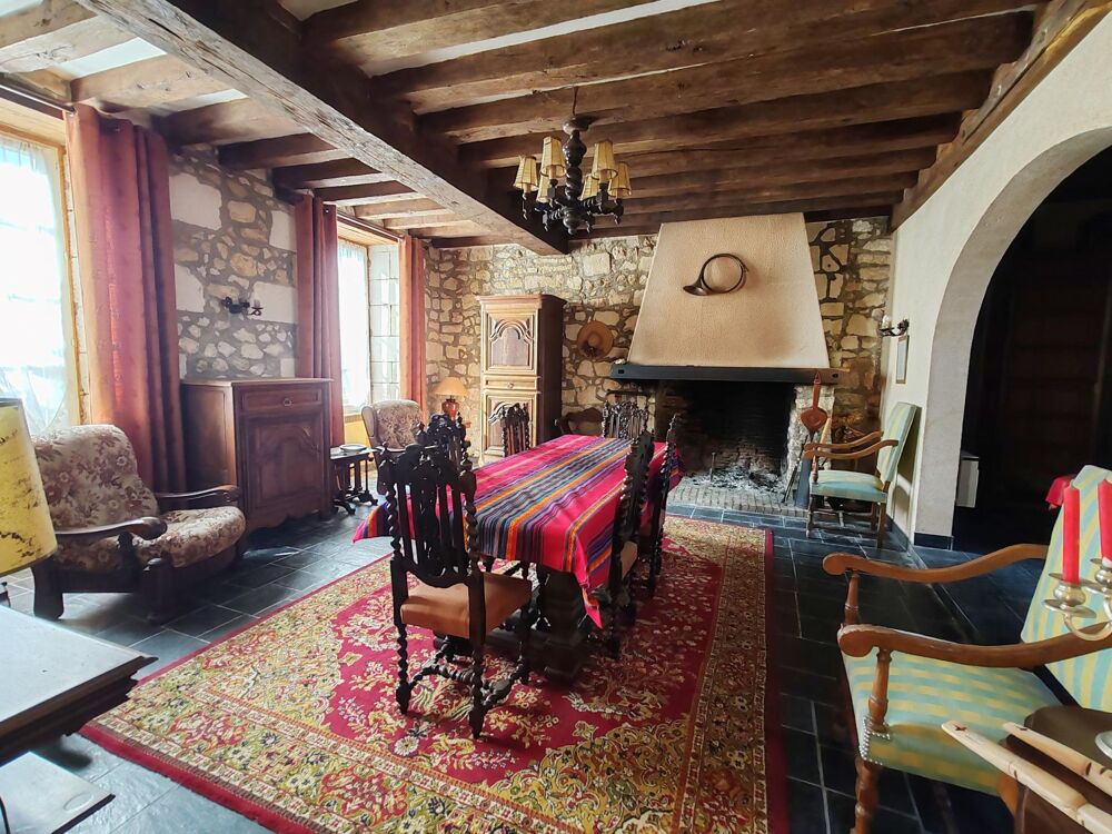 Ancien presbytère avec ses dépendances et son terrain !