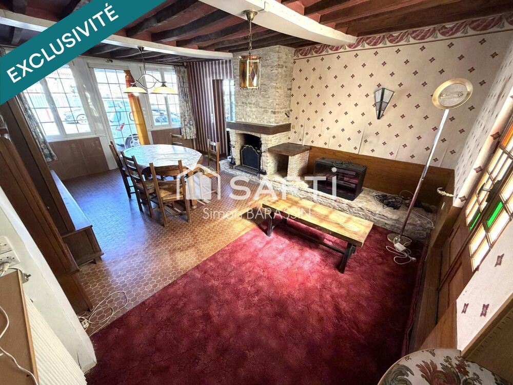 Maison de bourg avec beau potentiel, proche Lisieux