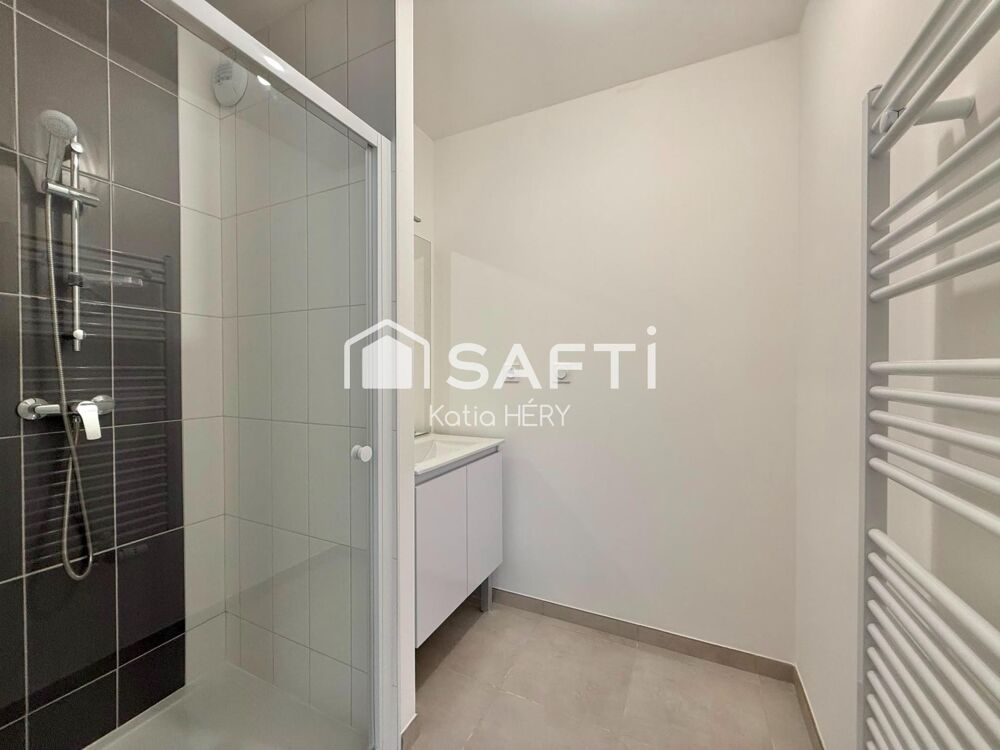 Vente Appartement APPARTEMENT AVEC BALCON, CAVE, 2 PARKINGS Challans