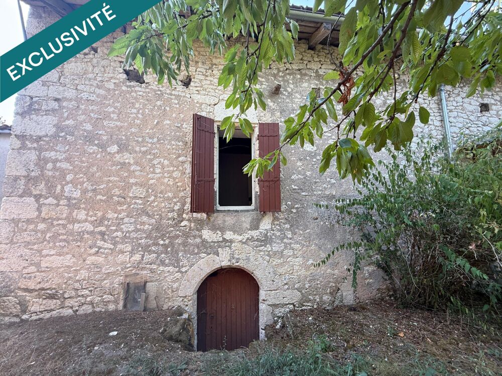 Ancienne Maison en pierre sur cave avec petites dépendances