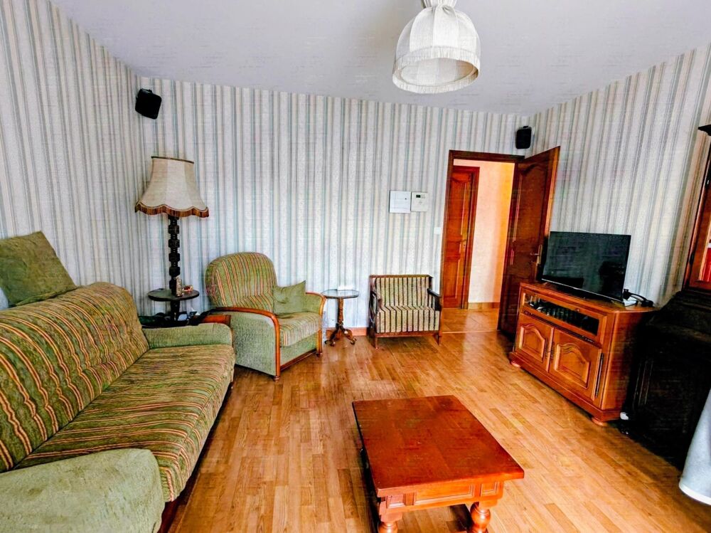 Vente Maison Maison bien équipée de 200 m2 sur deux niveaux avec terrain de 1872 m2 Villefranche-d'allier