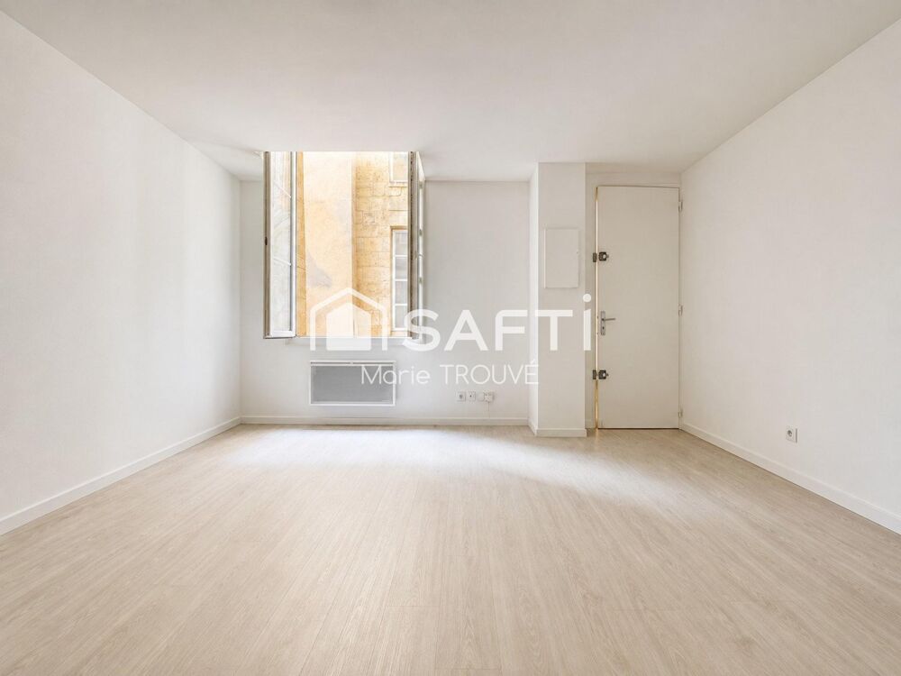 Vente Appartement T2 avec cour dans un immeuble rénové - Bordeaux Grosse CLOCHE Bordeaux