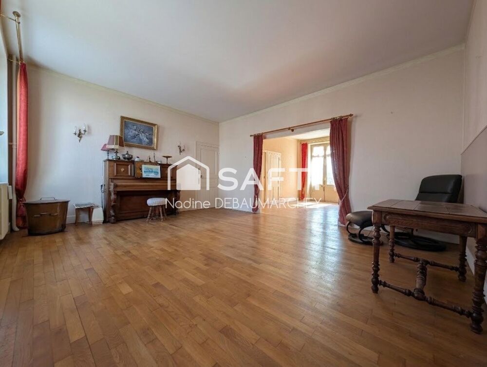 Vente Maison Maison de ville de caractère : beaux volumes, jardin et fort potentiel Genelard