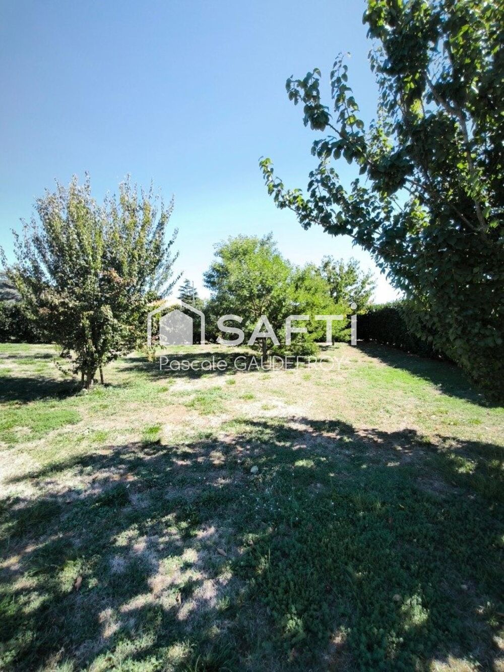 Vente Maison GÉMOZAC – MAISON PLAIN-PIED 103 M² – 3 CHAMBRES – GARAGE – TERRAIN 1 364 M² Gemozac