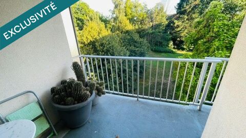   Appartement rénové avec belle terrasse et vue dégagée. Appartement - 5 pièce(s) - 80 m²