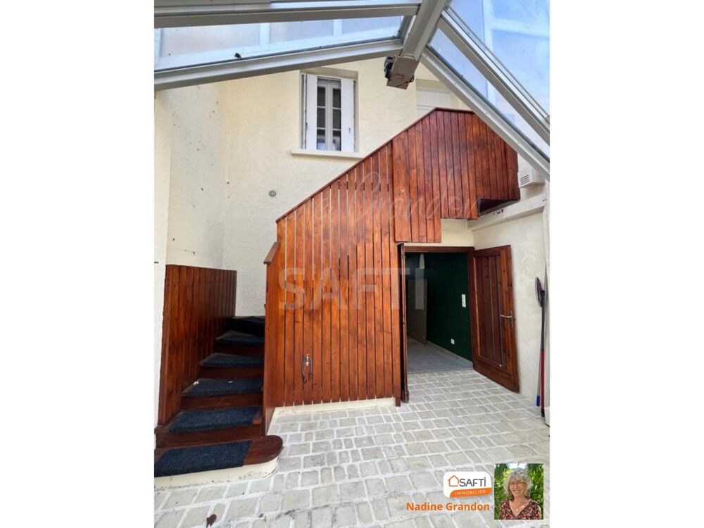 Face au Château, maison et local commercial